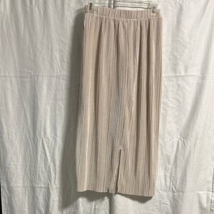 Elegant Cream Pleated Skirt
